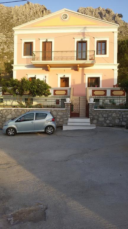 Pedi Breeze Apartment Sými Luaran gambar